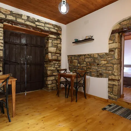 بيت ضيافة Shpiragu Village Experience بيرات