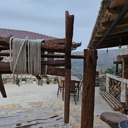 ゲストハウス Shpiragu Village Experience *