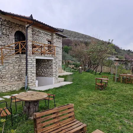 بيت ضيافة Shpiragu Village Experience