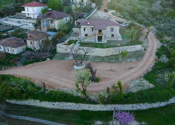 Shpiragu Village Experience Affittacamere