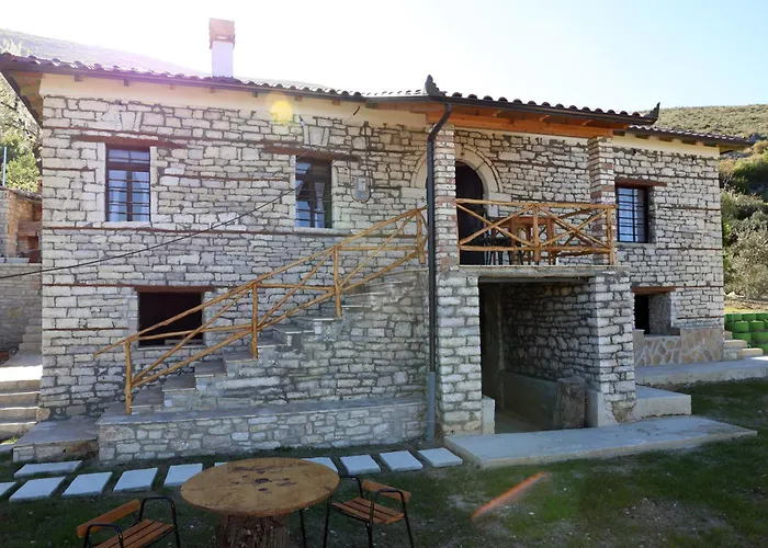 Shpiragu Village Experience Guest house Berat